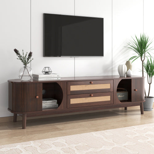 TV-Schrank im natürlichen Landhausstil