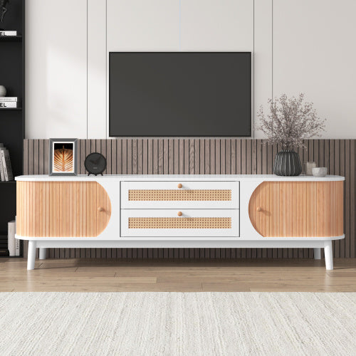 TV-Schrank im natürlichen Landhausstil