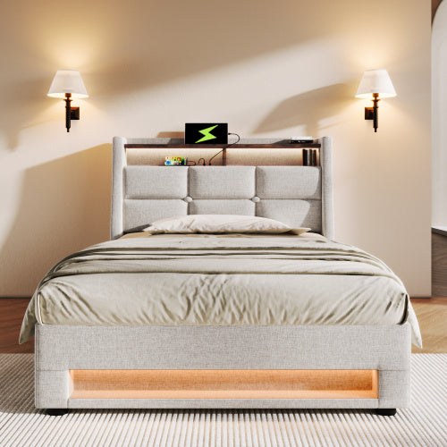 Metallbett mit Leinenstoff