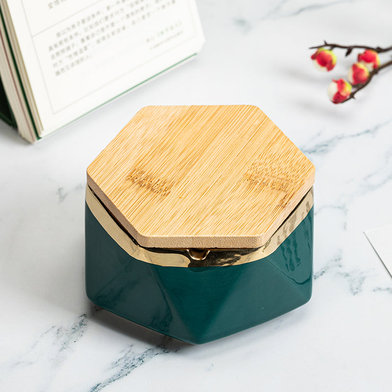 Keramik-Aschenbecher mit Deckel