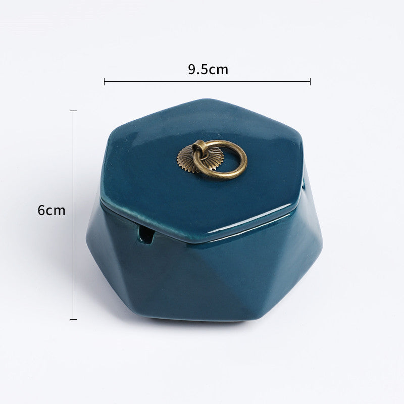 Keramik-Aschenbecher mit Deckel