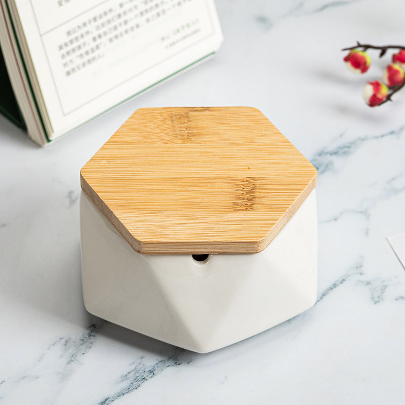 Keramik-Aschenbecher mit Deckel