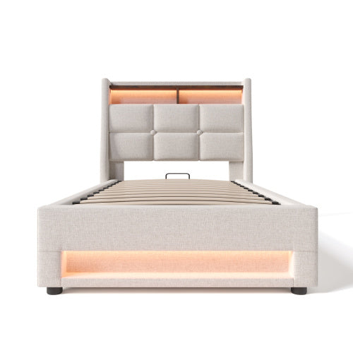 Metallbett mit Leinenstoff